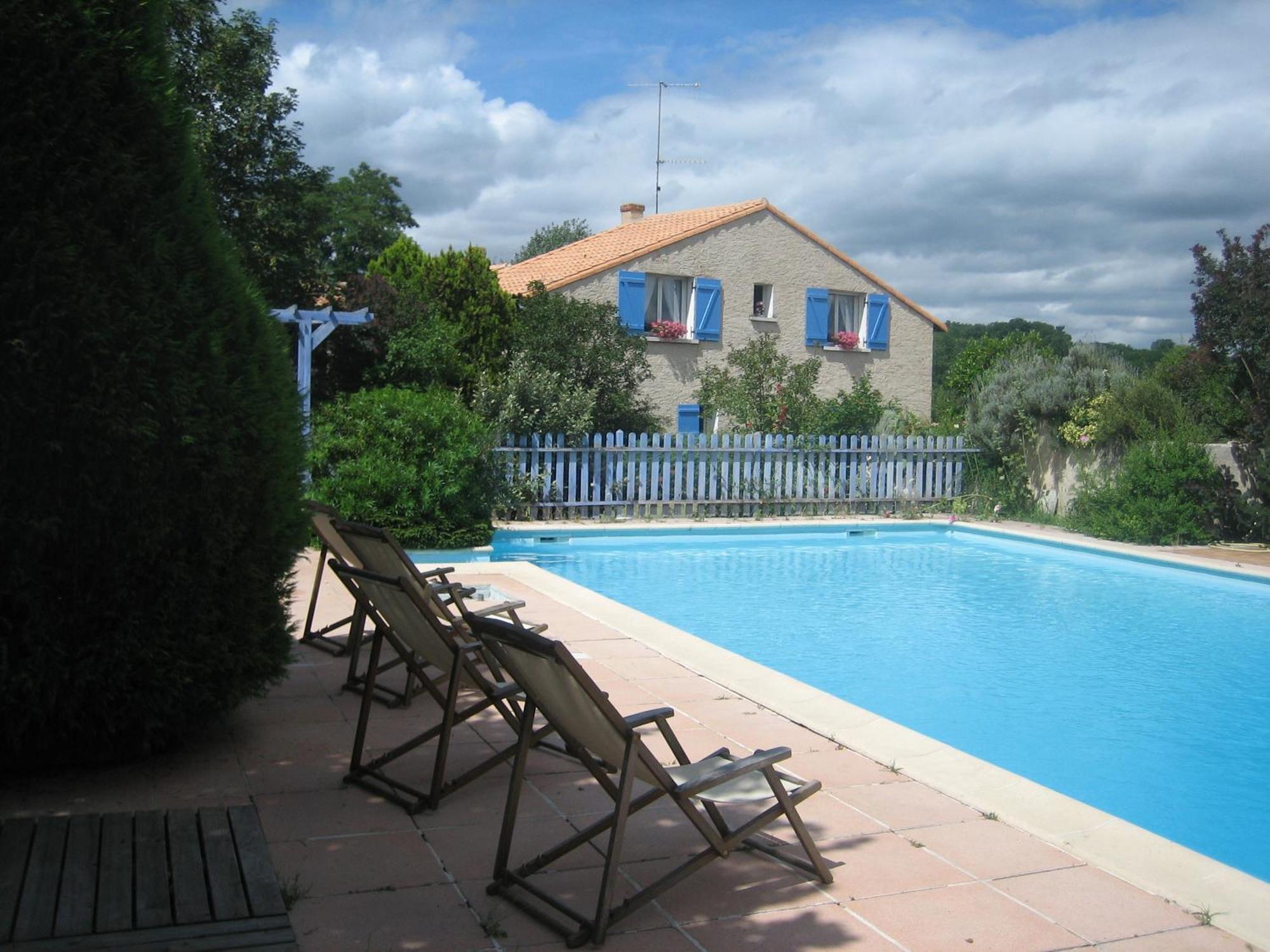 Bonneuil-Matours Les Pierres Blanches B&B 외부 사진