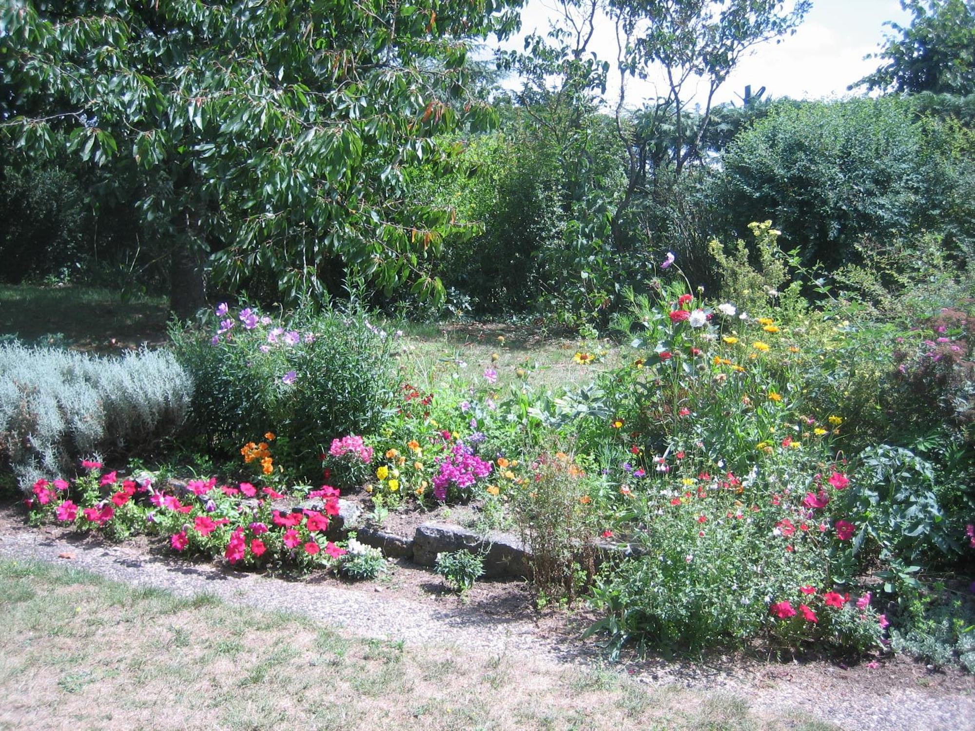 Bonneuil-Matours Les Pierres Blanches B&B 외부 사진